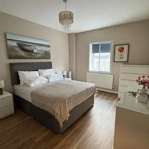 Centre - Westhill House Apartment